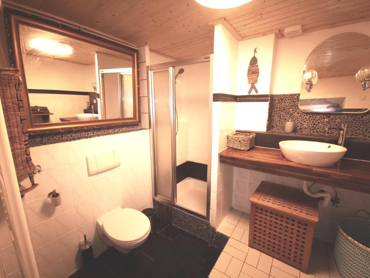 Mooi Ruim Appartement In Antieke Stadsboerderij Schönecken Eksteriør billede